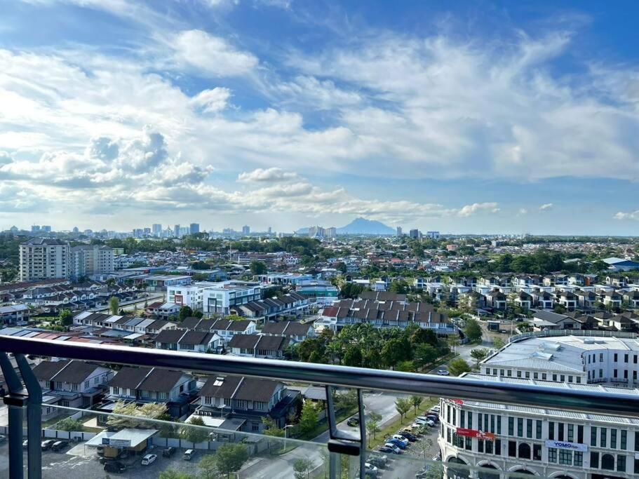 Apartment Jeff & Ricky 82@vivacity Megamall Kuching