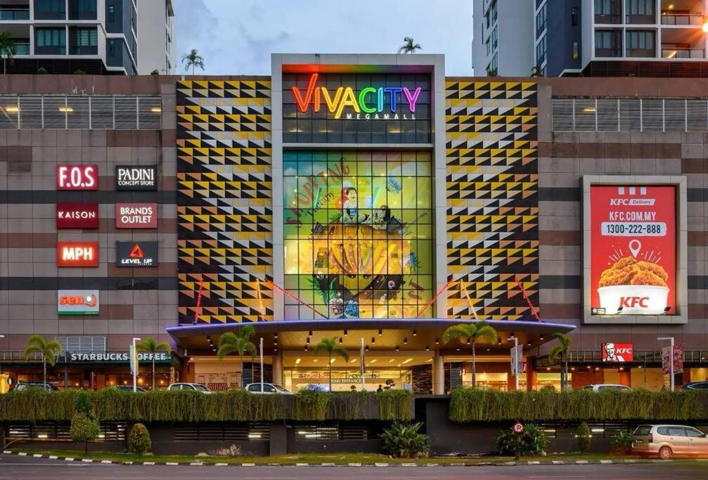 Jeff & Ricky 82@vivacity Megamall Apartment *